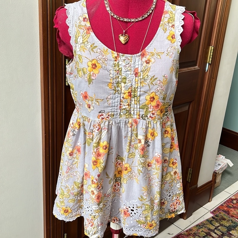 Lauren Conrad Floral tank top Light blue yellow peach Excellent Cond. Size XS